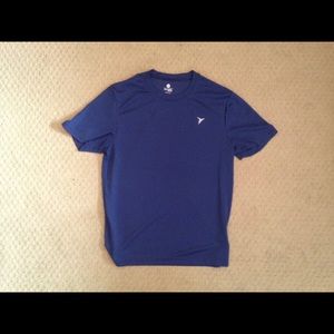 Old Navy athletic tee